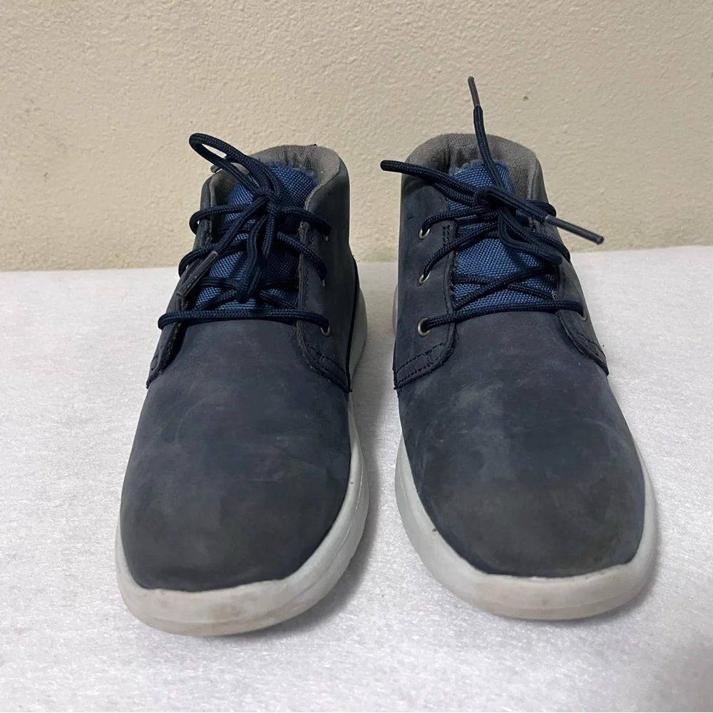 UGG Canoe Waterproof Chukka Boots 1105181K Leather Navy Blue Kids sz 2